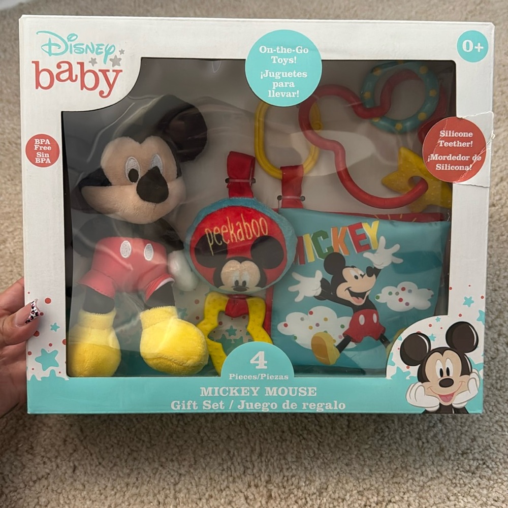 Disney baby on the go gift set